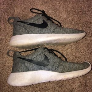 Nike Tennis Shoes
